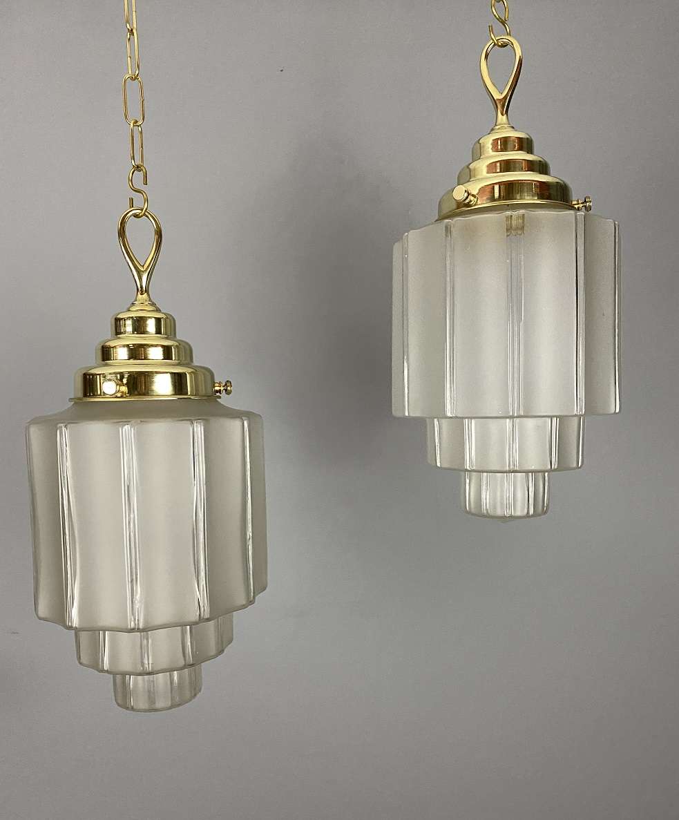 Art Deco Frosted Skyscraper Pendant Light (22332)