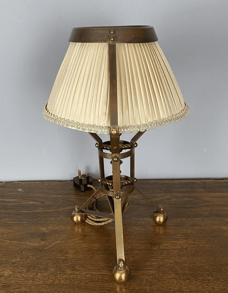 Arts and Crafts Table Lamp (32201)