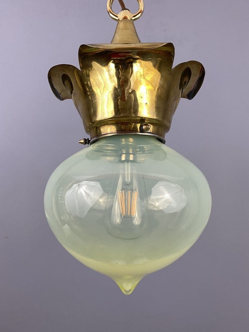 Arts and Crafts Vaseline Glass Pendant Light (32120)