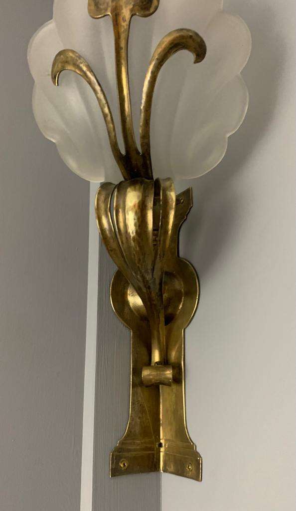 Art Nouveau Corner Light with Shell Shade (22207)
